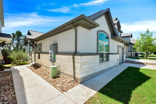 121 Thelonious Dr in Austin, TX - Building Photo - Building Photo