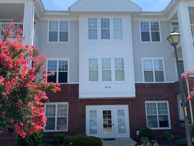 426 Eyam Hall Ln in Apex, NC - Building Photo - Building Photo