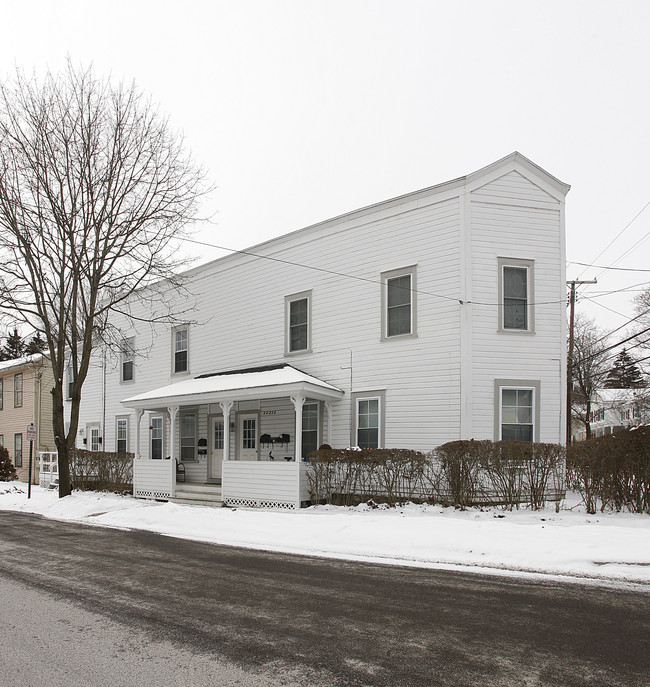 22 Susquehanna Ave in Cooperstown, NY - Foto de edificio - Building Photo