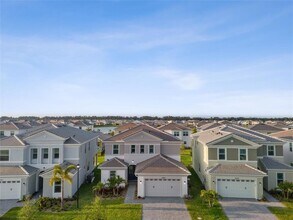 14965 RedCove Pl, Unit 0803 in Westlake, FL - Foto de edificio - Building Photo