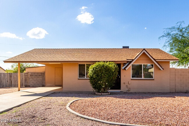 1862 S Buena Vista Dr in Apache Junction, AZ - Building Photo - Building Photo