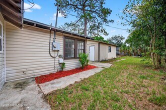 1011 Glencarin St in Jacksonville, FL - Building Photo - Building Photo