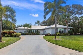 7 Riverview Dr in Stuart, FL - Building Photo - Building Photo