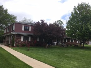 Villa Maria in Racine, WI - Foto de edificio - Building Photo