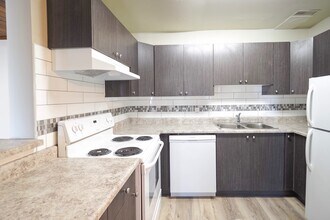 Knottwood Terrace in Edmonton, AB - Building Photo - Building Photo
