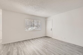 4364 Tara Ave in Las Vegas, NV - Building Photo - Building Photo
