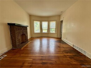 127 Hayden St in Buffalo, NY - Building Photo - Building Photo