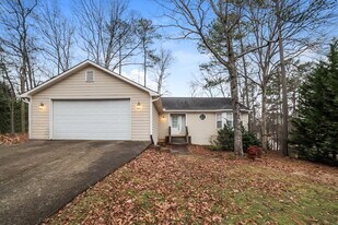 1338 Colonial Trce NW in Acworth, GA - Building Photo