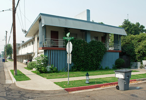 858 E Carmen Ave Apartments