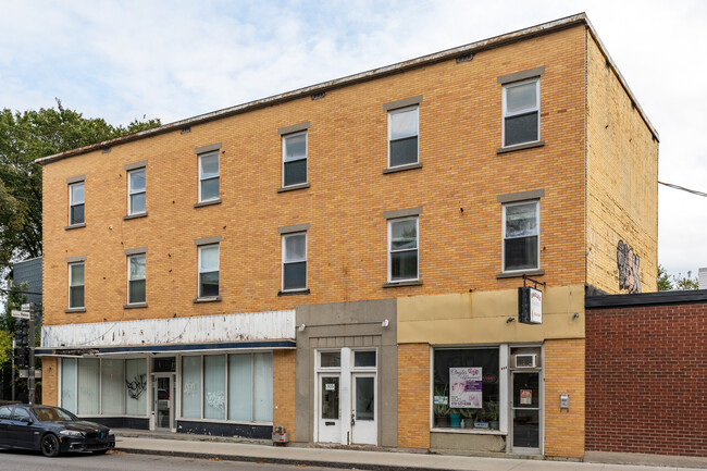 311 Dorchester Rue in Québec, QC - Building Photo - Building Photo