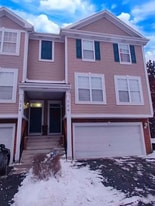 576 Declaration Ln, Unit Unit A in Aurora, IL - Building Photo