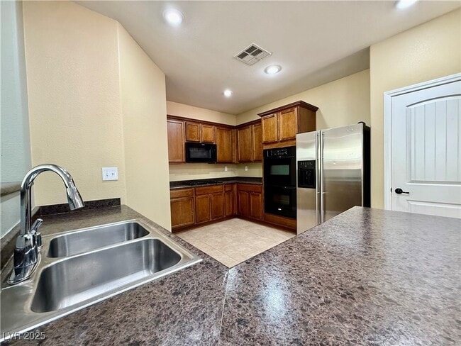 property at 5580 Spiceberry Dr