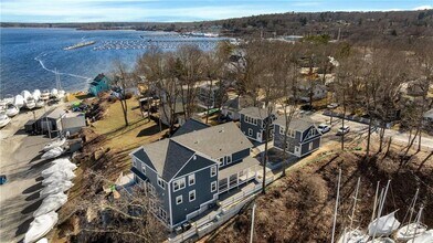 47 Arnolds Neck Dr in Warwick, RI - Building Photo - Building Photo