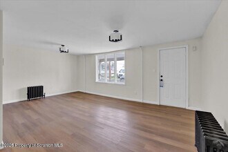 927 Acker Ave in Scranton, PA - Building Photo - Building Photo