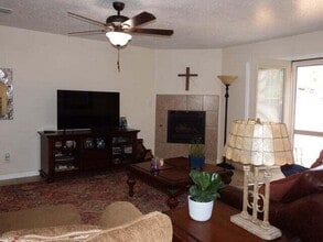 2401 Chelwood Park Blvd NE in Albuquerque, NM - Building Photo - Building Photo