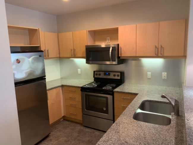 390 17th St in Atlanta, GA - Building Photo - Building Photo