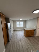 37 Caya Ave in West Hartford, CT - Building Photo - Building Photo