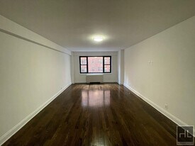 EAST 56 STREET in New York, NY - Building Photo