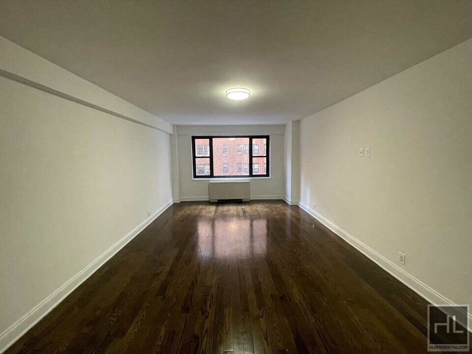 EAST 56 STREET in New York, NY - Foto de edificio