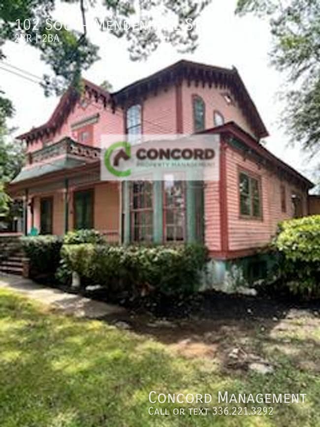 102 S Mendenhall St in Greensboro, NC - Building Photo - Building Photo