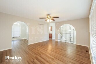 6704 NW Mirror Lake Terrace in Kansas City, MO - Building Photo - Building Photo