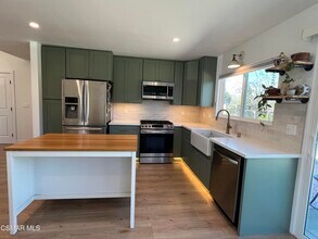 545 Shenandoah St in Thousand Oaks, CA - Building Photo - Building Photo