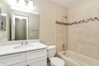 6937 W Summerdale Ave in Chicago, IL - Building Photo - Building Photo