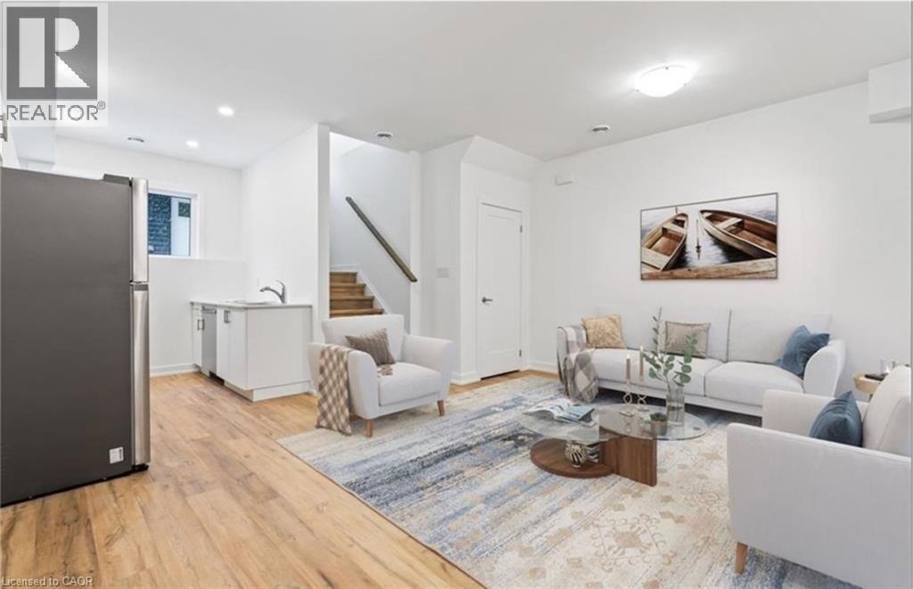 781 Clare Ave in Welland, ON - Building Photo