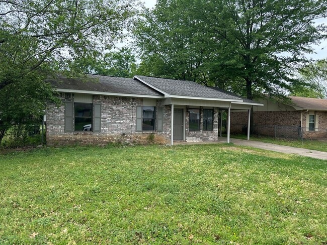 property at 320 S 41st St