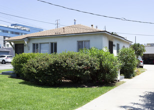 10714 Charnock Rd in Los Angeles, CA - Building Photo - Building Photo