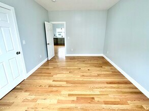 190 Hillside St, Unit 3F in Boston, MA - Building Photo - Building Photo