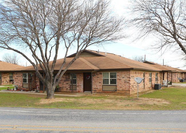 Crown Point Apartments in Venus, TX - Building Photo - Building Photo