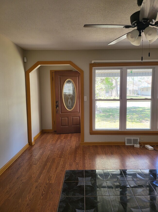 3017 E Range Rd Rentals in Wichita, KS