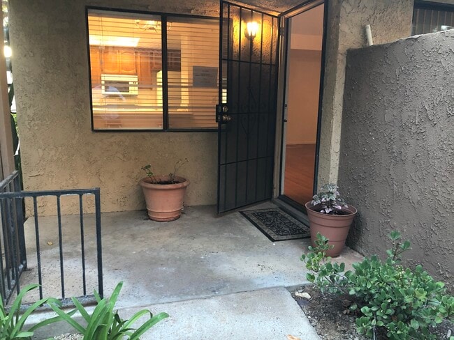 property at 4732 Lakeview Ave