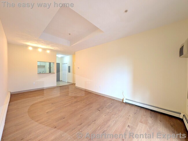 373 Highland Ave in Somerville, MA - Foto de edificio - Building Photo