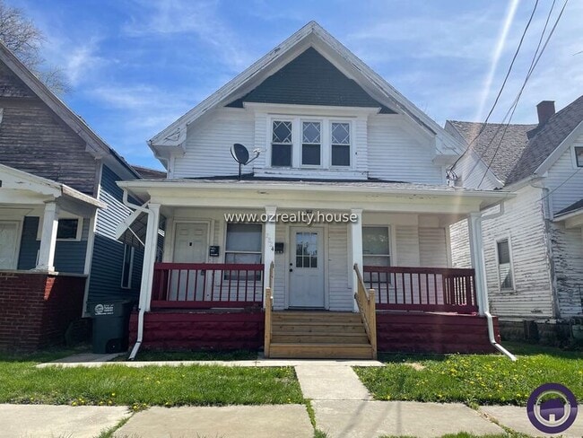 property at 2824 Chestnut St