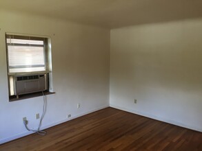2440 Losantiville Ave, Unit 3 in Cincinnati, OH - Building Photo - Building Photo