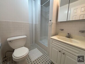 WEST 72 STREET in New York, NY - Building Photo - Building Photo