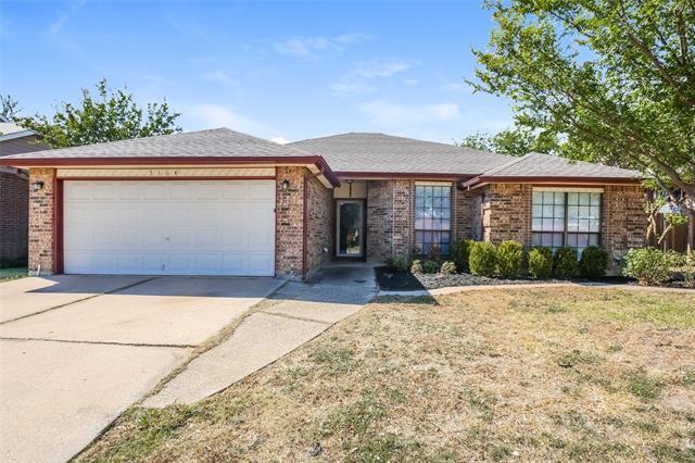 5104 Redwater Dr in Arlington, TX - Building Photo
