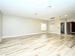8406 Racine Trail in Austin, TX - Building Photo - Building Photo