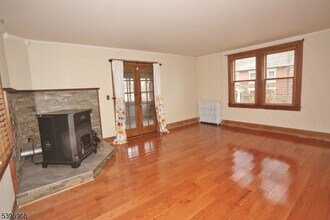 18 Little Philadelphia Rd in Washington, NJ - Building Photo - Building Photo