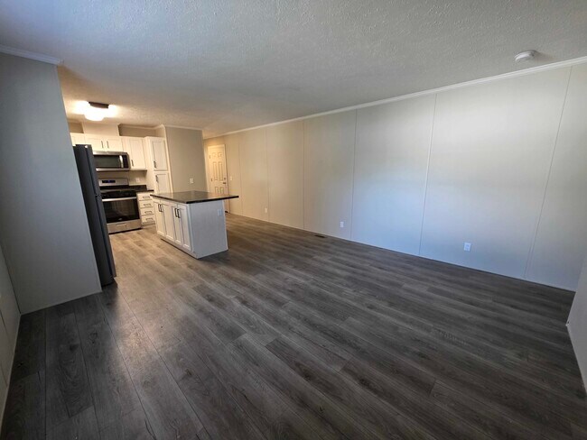 3618 Juniper St in Village of Clarkston, MI - Building Photo - Building Photo