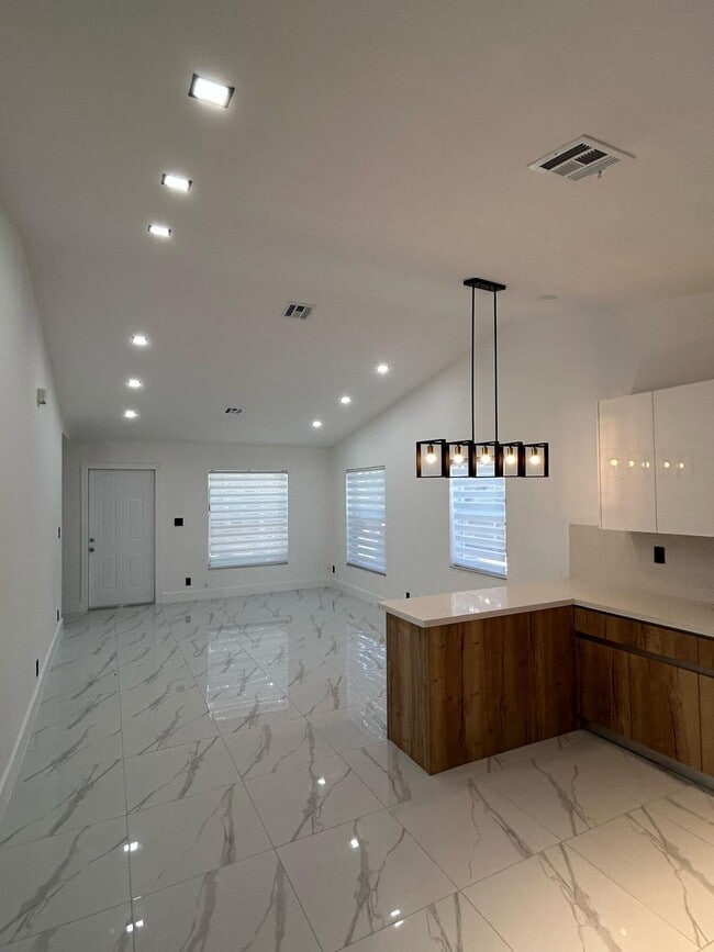 property at 1230 NE 1st Ave.