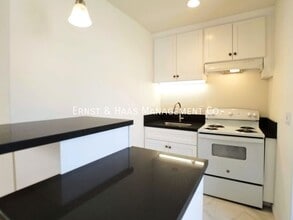 6229 1/2 Cerritos Ave in Long Beach, CA - Building Photo - Building Photo