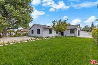 17154 Rinaldi St in Los Angeles, CA - Building Photo - Building Photo