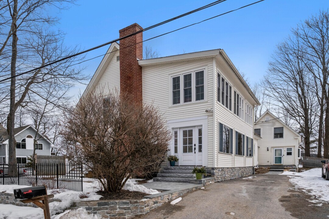 6 Stevens Ave in Meredith, NH - Building Photo