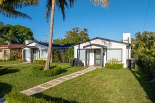 12345 NE 11th Ct in North Miami, FL - Building Photo