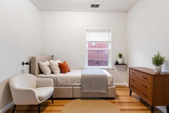 43 Manhattan Ave in Jersey City, NJ - Building Photo - Building Photo