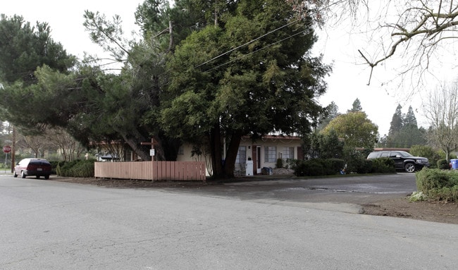 2173-2199 Wilkins Ave in Napa, CA - Foto de edificio - Building Photo