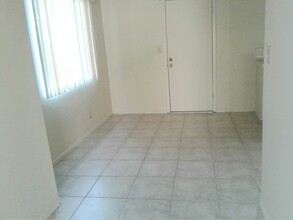 14925 Larch Ave, Unit 14923.5 in Lawndale, CA - Building Photo - Building Photo